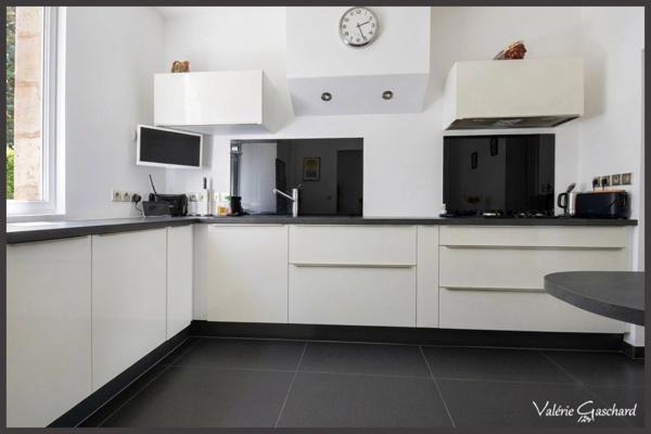 St seurin sur l'isle - Maison 150 m² + hangars sur 3800 m² de terrain