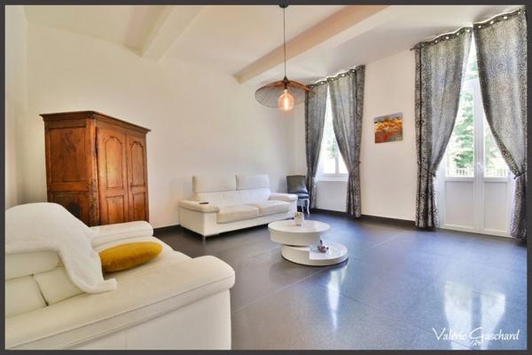 St seurin sur l'isle - Maison 150 m² + hangars sur 3800 m² de terrain