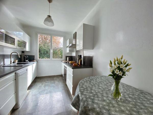 MAISON INDIVIDUELLE T.BON ETAT CALME PROCHE RER A