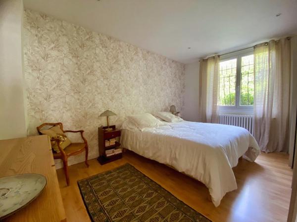 MAISON INDIVIDUELLE T.BON ETAT CALME PROCHE RER A