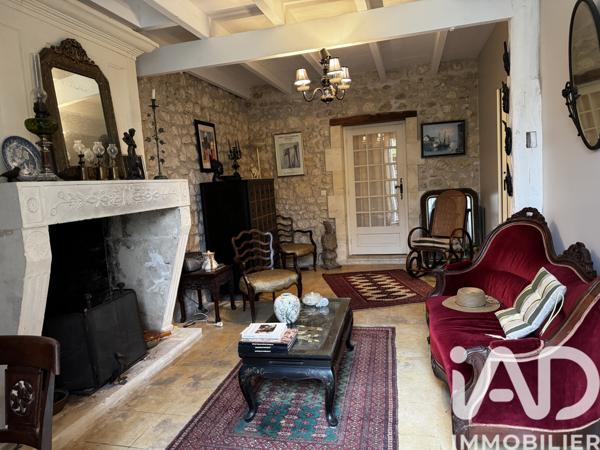 Maison à vendre 10 pièces 205 m² Saint-Bonnet-sur-Gironde
