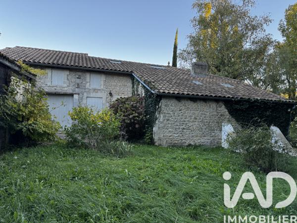 Maison à vendre 10 pièces 205 m² Saint-Bonnet-sur-Gironde