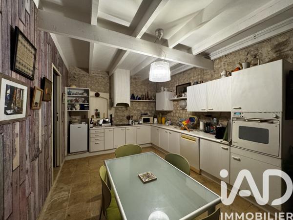 Maison à vendre 10 pièces 205 m² Saint-Bonnet-sur-Gironde