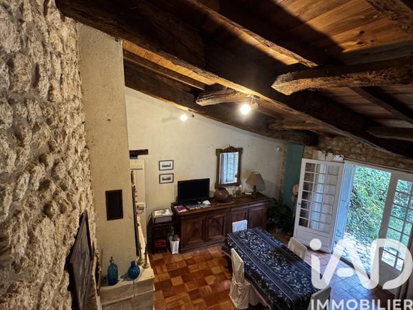 Maison à vendre 10 pièces 205 m² Saint-Bonnet-sur-Gironde