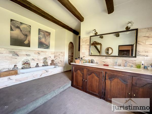 Orange (84100) Maison de Maître du XVIII ème siècle à Orange