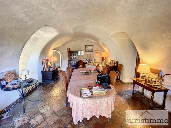 Orange (84100) Maison de Maître du XVIII ème siècle à Orange