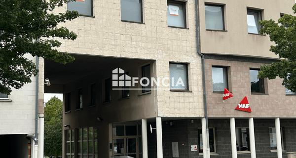 Location Local commercial 5 pièces 136 m² - Laon 02000