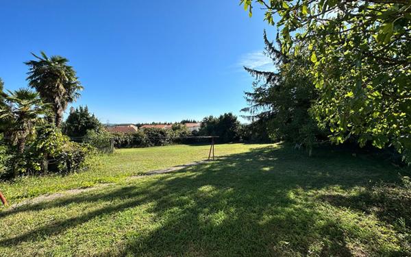 Terrain à vendre    Pont-Évêque