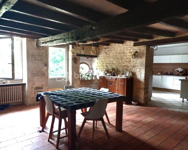 Maison en pierre de 224 m²