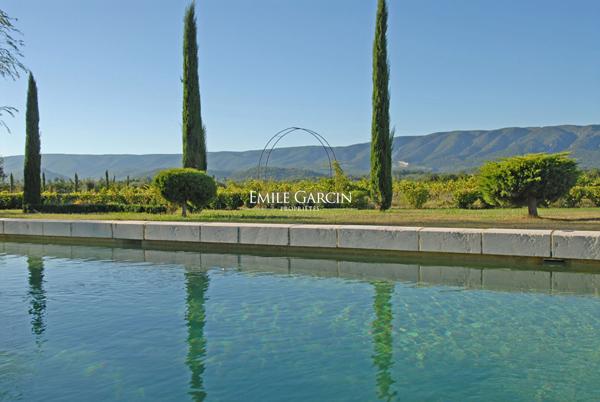 A vendre - Mas rénové face au Luberon