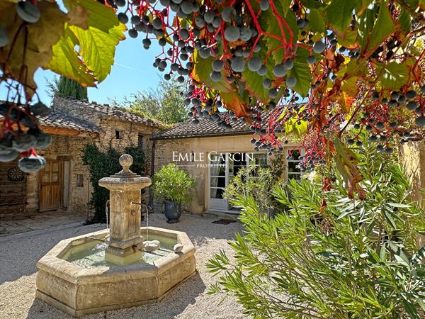 A vendre - Mas rénové face au Luberon