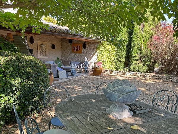 A vendre - Mas rénové face au Luberon