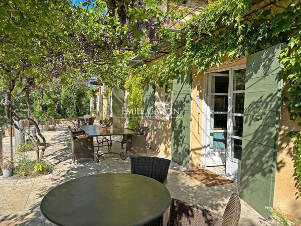 A vendre - Mas rénové face au Luberon