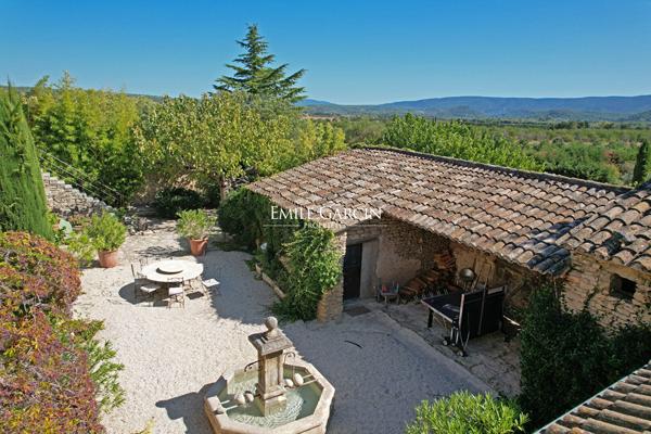A vendre - Mas rénové face au Luberon