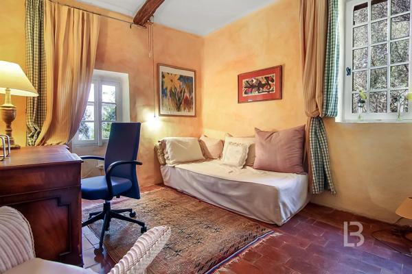 Bergerie du 18ème siècle à Grasse avec vue panoramique