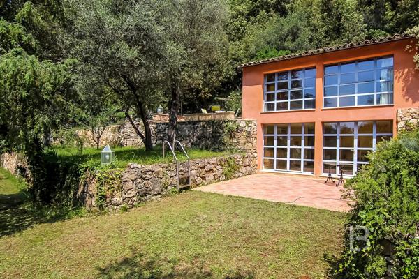 Bergerie du 18ème siècle à Grasse avec vue panoramique