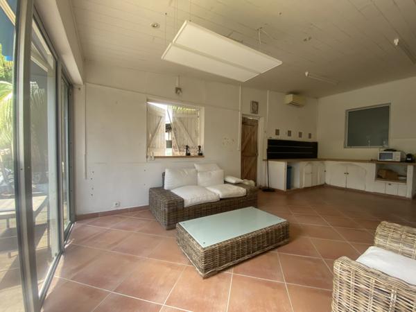 Saint-Denis (97400) SAINT-DENIS MAISON AVEC JARDIN PROCHE CENTRE, QUARTIER CALME, FORT POTENTIEL