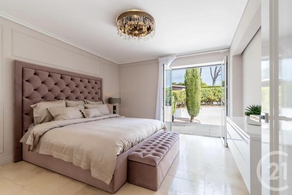 Maison à vendre  7 pièces - 463,71 m2 MOUGINS - 06