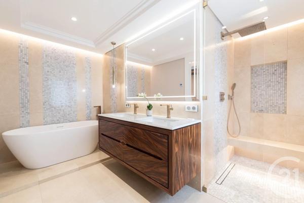 Maison à vendre  7 pièces - 463,71 m2 MOUGINS - 06