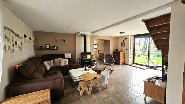 Sud-Est de Barbezieux maison familiale alliant charme de l’ancien et esprit contemporain