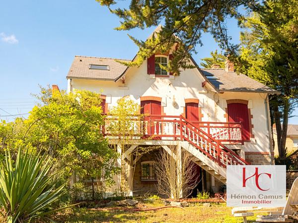 Pornichet , Élégante Pornichétine de caractère à deux pas de la plage et de la gare,  
Pornichet 44380