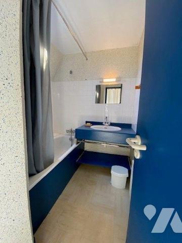 A vendre à Pleumeur-Bodou (22560) en Côtes d'Armor, une petite maison en copropriété d'une surf...