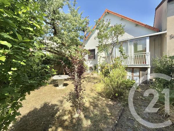 Maison à vendre  5 pièces - 107,64 m 2   YZEURE  - 03