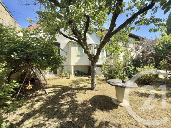 Maison à vendre  5 pièces - 107,64 m 2   YZEURE  - 03