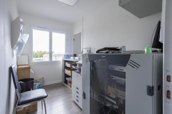 Local/bureau à vendre PARAY LE MONIAL (71) 230 m2 environ avec 8 bureaux