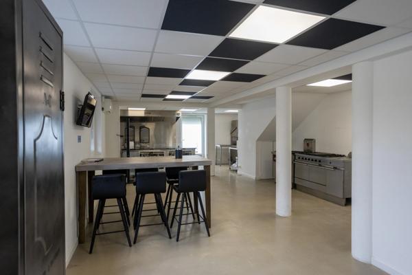 Local/bureau à vendre PARAY LE MONIAL (71) 230 m2 environ avec 8 bureaux