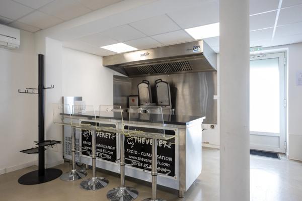 Local/bureau à vendre PARAY LE MONIAL (71) 230 m2 environ avec 8 bureaux