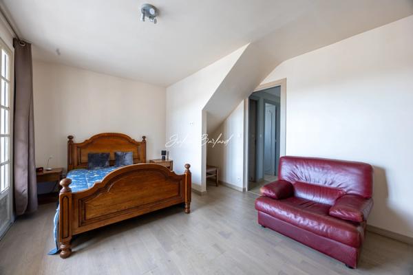 Appartement à vendre 3 pièces + combles + dépendance CHELLES (77)