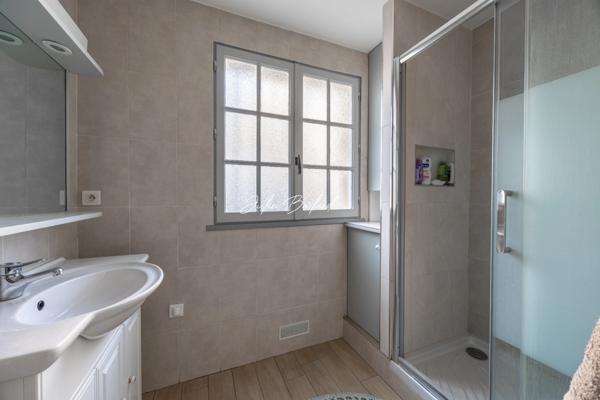 Appartement à vendre 3 pièces + combles + dépendance CHELLES (77)