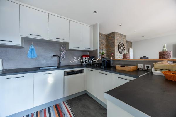 Appartement à vendre 3 pièces + combles + dépendance CHELLES (77)