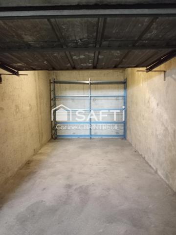 À vendre – Garage fermé + place de parking – Grange Blanche