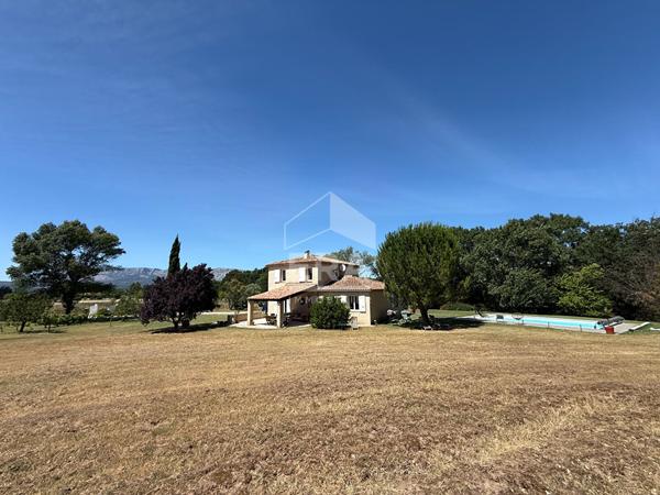 A VENDRE 13530 TRETS MAISON T5 DE 141M² SUR 14690 M² DE TERRAIN PISCINE GARAGE
