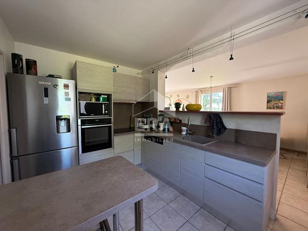 A VENDRE 13530 TRETS MAISON T5 DE 141M² SUR 14690 M² DE TERRAIN PISCINE GARAGE