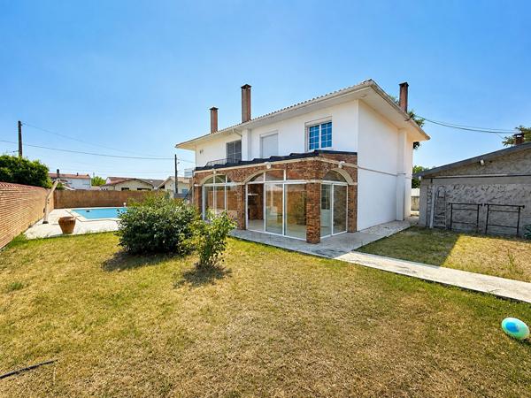Maison Villenave D Ornon 8 pièce(s) 217 m2
