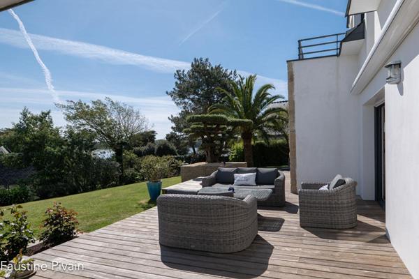 Belle propriété contemporaine vue golfe