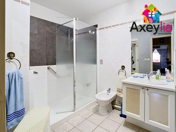 Riorges (42153) RIORGES VILLAGE- APPARTEMENT T3 AVEC TERRASSE, ASCENSEUR, GARAGE ET PARKING