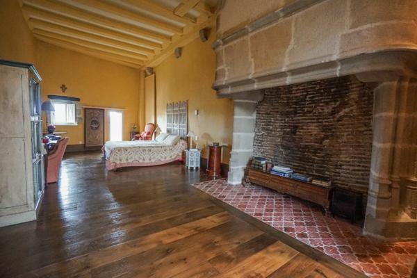 Maison à vendre    6 pièces •  Moulins