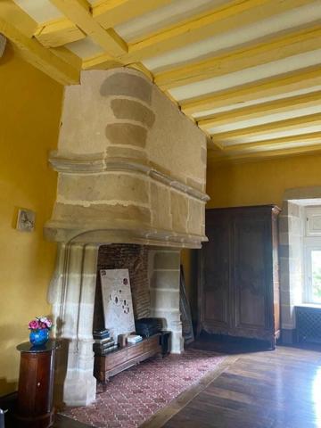 Maison à vendre    6 pièces •  Moulins