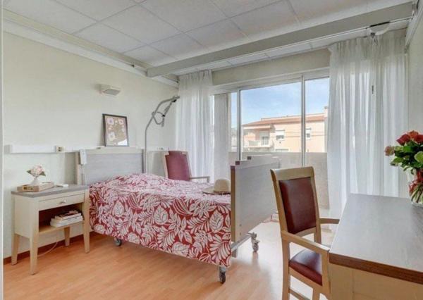 INVESTISSEMENT LOCATIF – Châteauneuf-les-Martigues – Résidence Ehpad Les Jardins de Valtrède - 6.03% de rentabilité