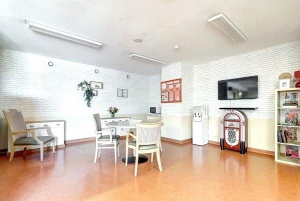 INVESTISSEMENT LOCATIF – Châteauneuf-les-Martigues – Résidence Ehpad Les Jardins de Valtrède - 6.03% de rentabilité