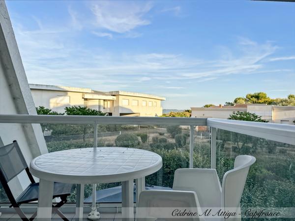 Studio à vendre meublé de 27m2, La Rochelle, balcon, parking et local à vélos