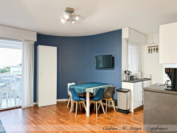 Studio à vendre meublé de 27m2, La Rochelle, balcon, parking et local à vélos