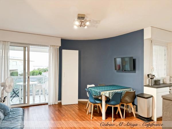 Studio à vendre meublé de 27m2, La Rochelle, balcon, parking et local à vélos