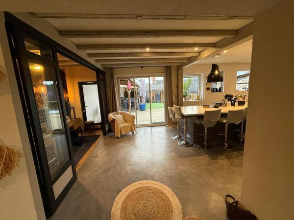 Maison de caractère avec piscine- Coeur de bourg