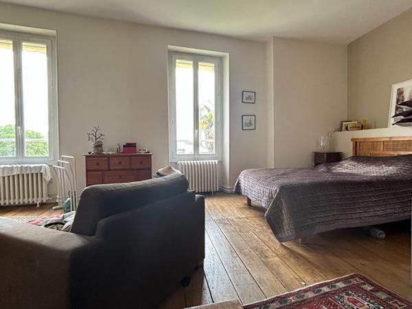 Maison - 9 pièces - 208 m²