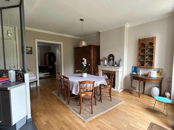 Maison - 9 pièces - 208 m²